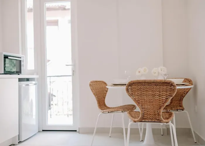 E & G Figareto Apartments 6